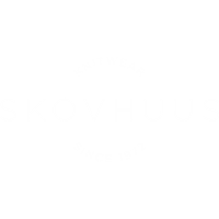 Skovhuus-logo_141119_nv_White